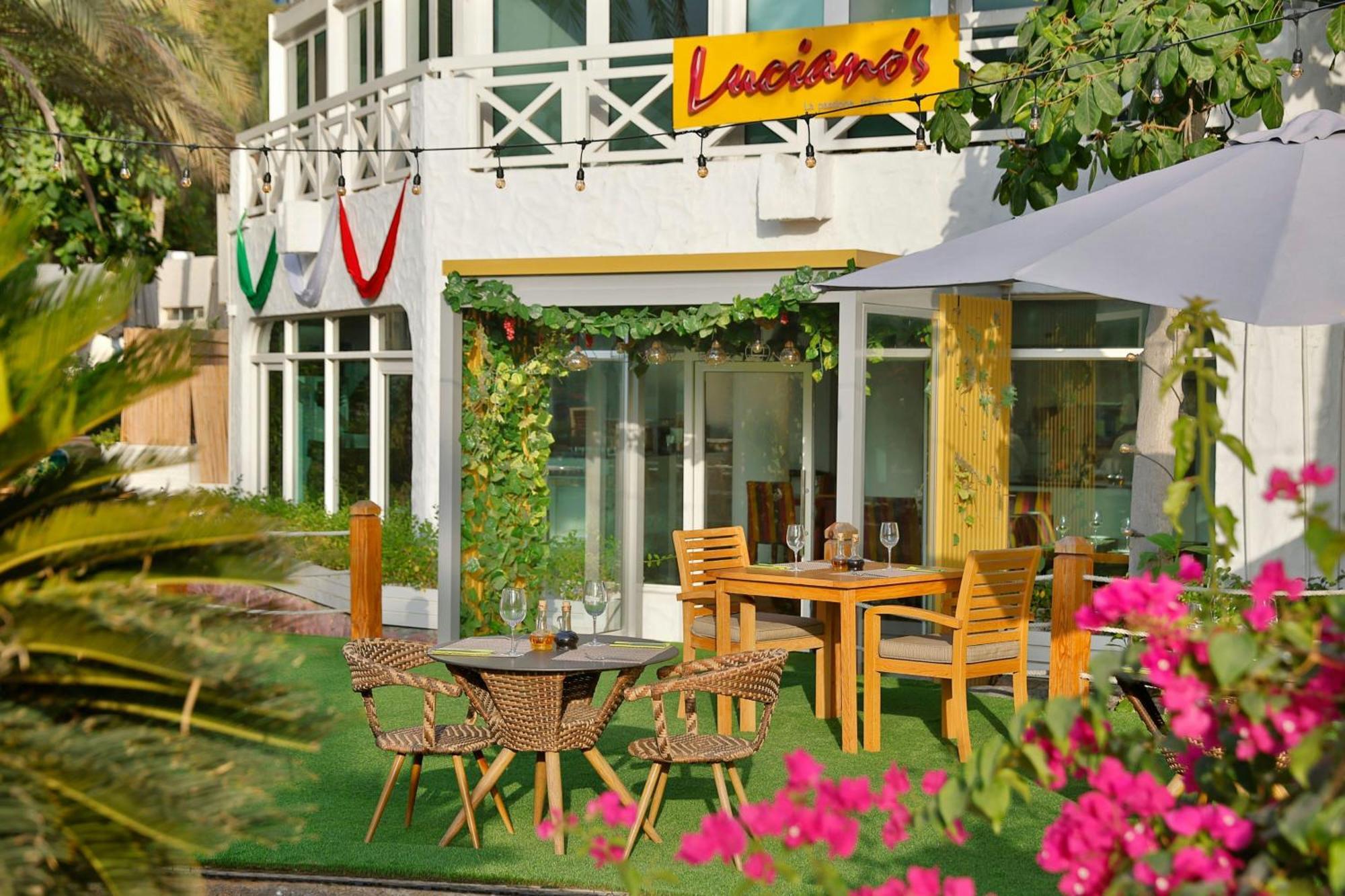 Al Habtoor Grand Resort, Autograph Collection Dubai Exterior foto Luciano's