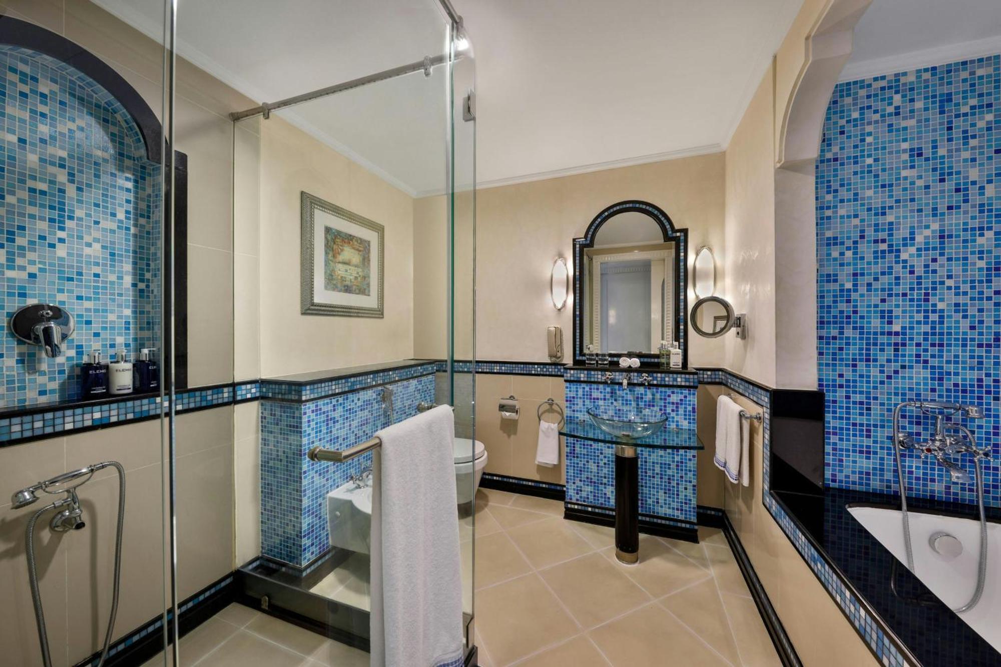 Al Habtoor Grand Resort, Autograph Collection Dubai Exterior foto Bathroom