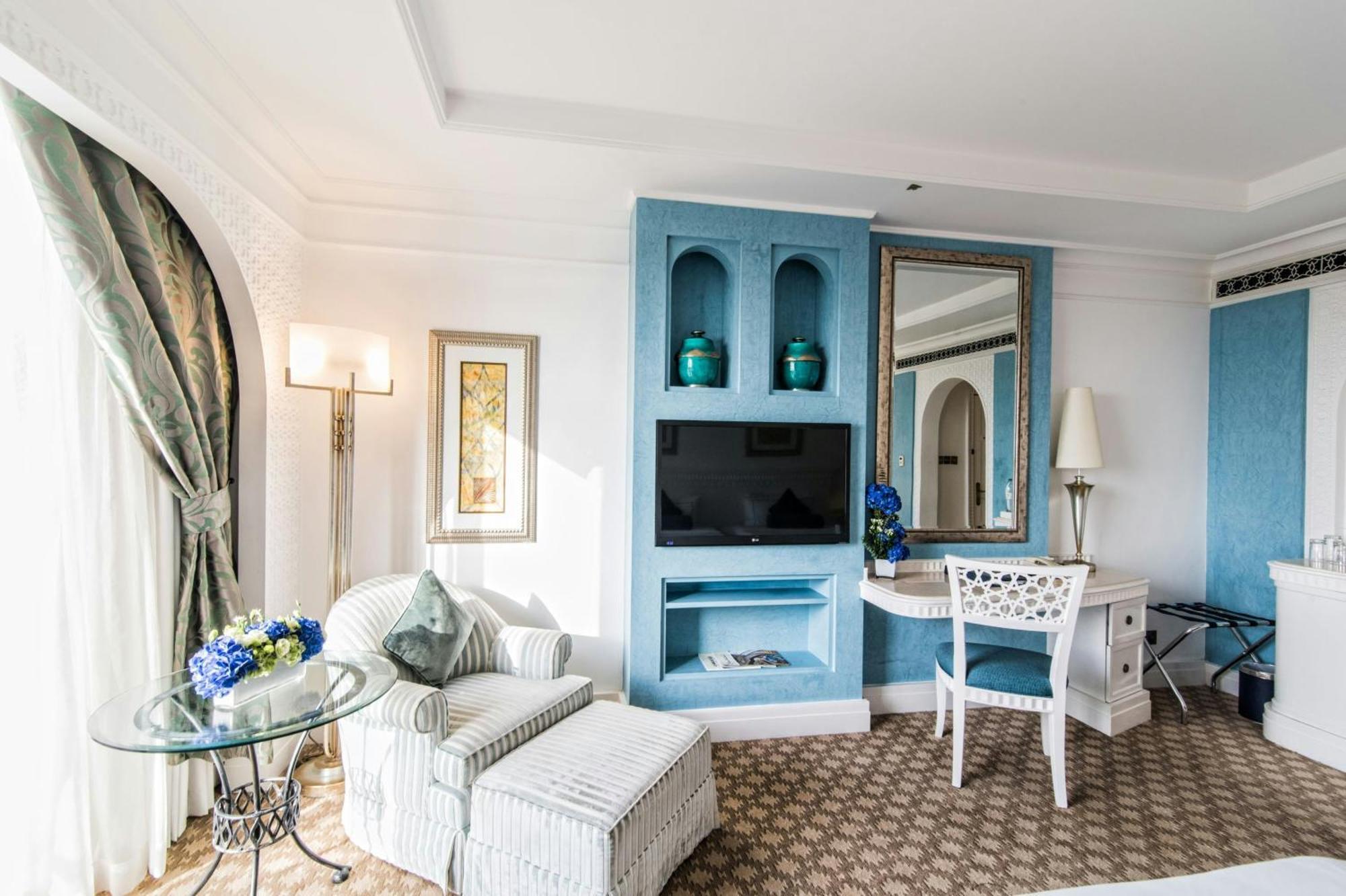 Al Habtoor Grand Resort, Autograph Collection Dubai Exterior foto A room at the hotel