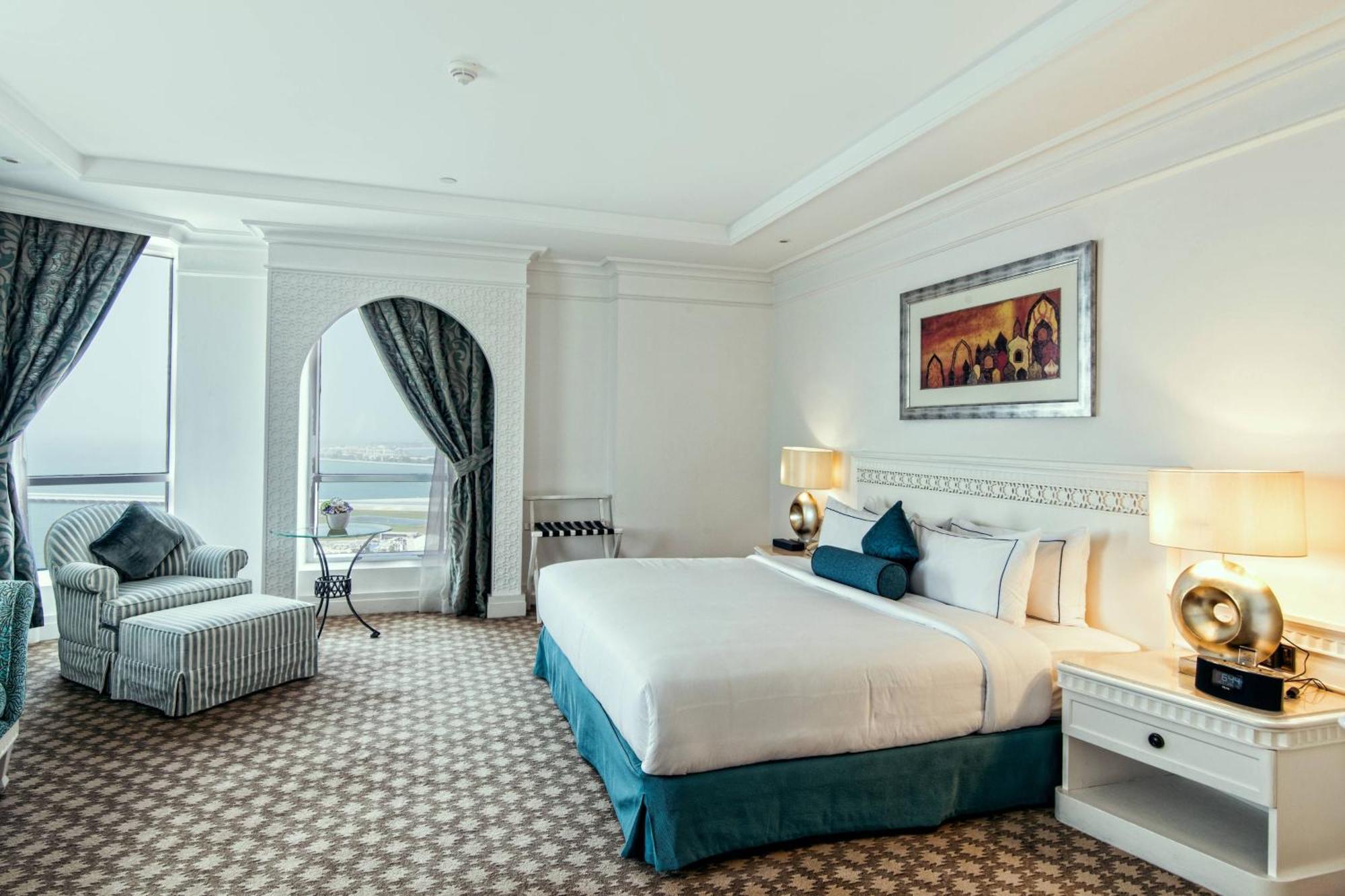 Al Habtoor Grand Resort, Autograph Collection Dubai Exterior foto A bedroom at the hotel