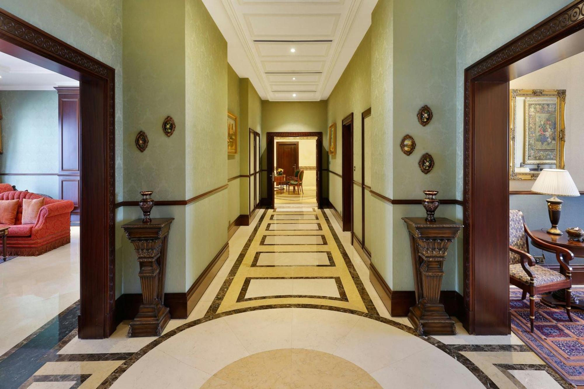 Al Habtoor Grand Resort, Autograph Collection Dubai Exterior foto A corridor